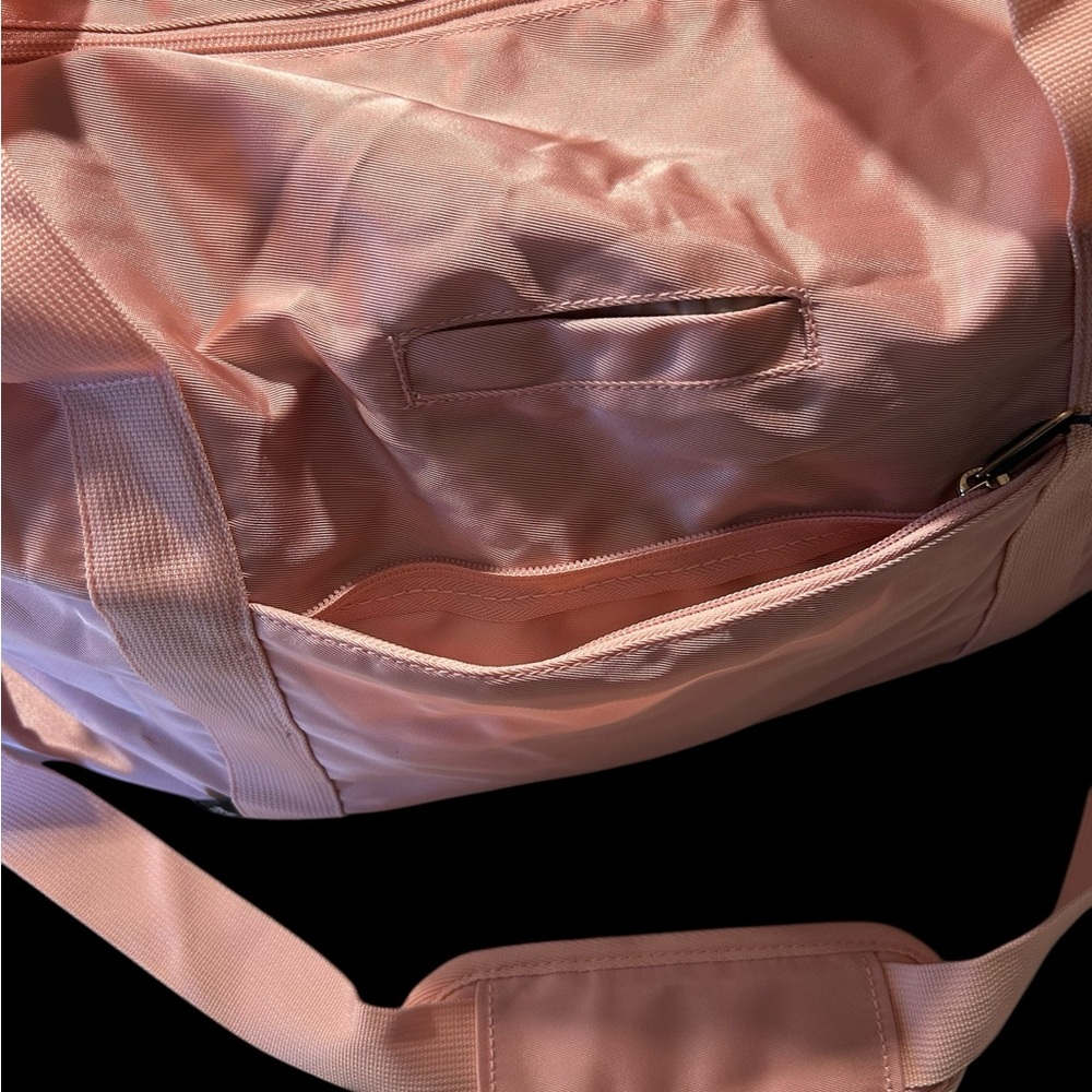 Classy UseLike Pink Duffel Bag and matching makeup bag - Picture 2 of 16